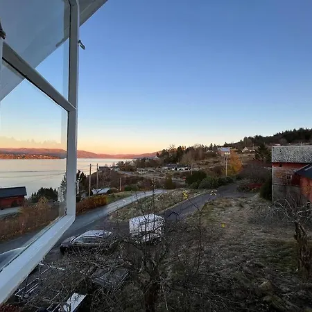 Historic Fjord-view بيت للعطل *