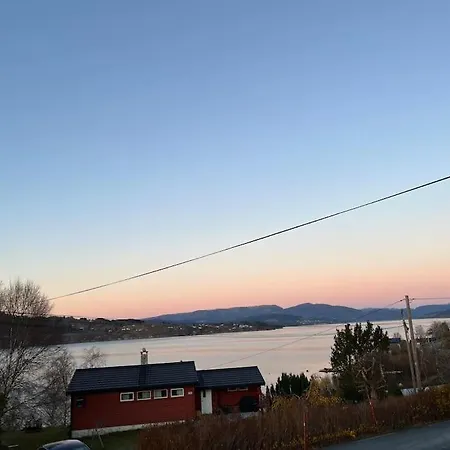 Historic Fjord-view Hamre