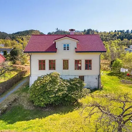 Holiday home Historic Fjord-view Hamre